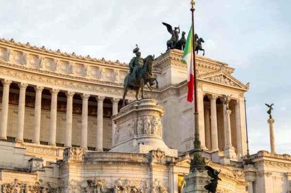 victor-emmanuel-ii-monument-rome-sunset-italy